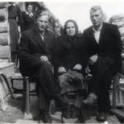 Еркоева Татьяна Николаевна с сыновьями.