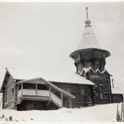 kp-6809_15_petropavlovskaya_tserkov_v_s._lyichnyij_ostrov_kondopozhskogo_r.__pamyatnik_posle_restavratsii_1-ya_ochered._obschij_vid_s_yugo-zapada.